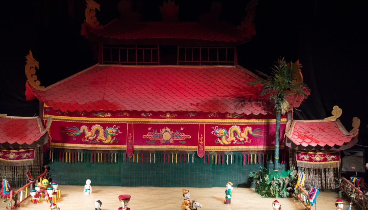 Tour nocturno por Saigón con espectáculo de marionetas acuáticas y crucero con cena - imagen 5