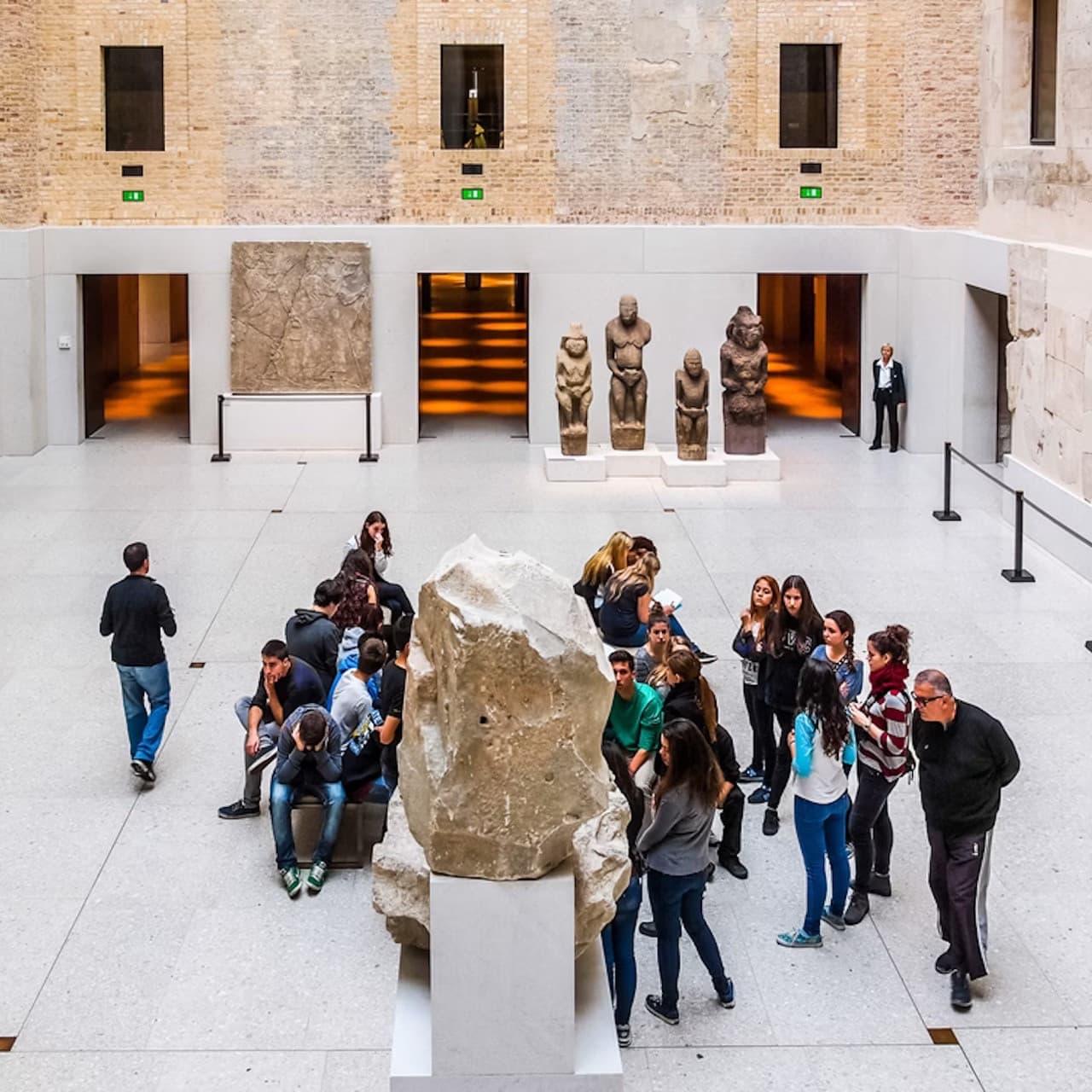Neues Museum - image 2
