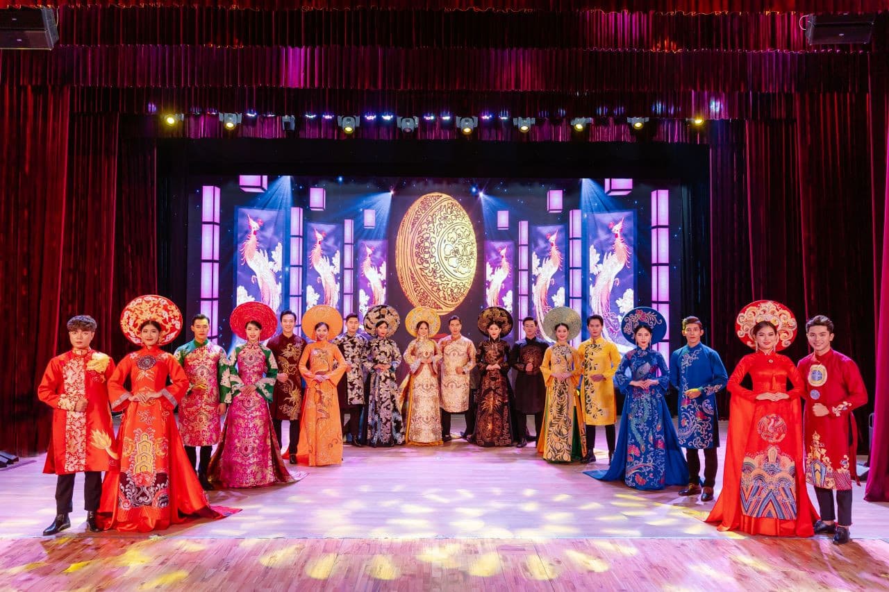 Ao Dai Show in Da Nang - image 7