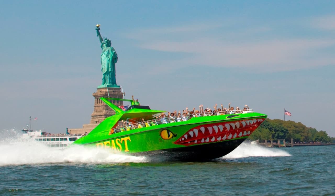 Official Circle Line Cruises, Midtown NYC: Reserved Straight-to-Board Ticket - image 12