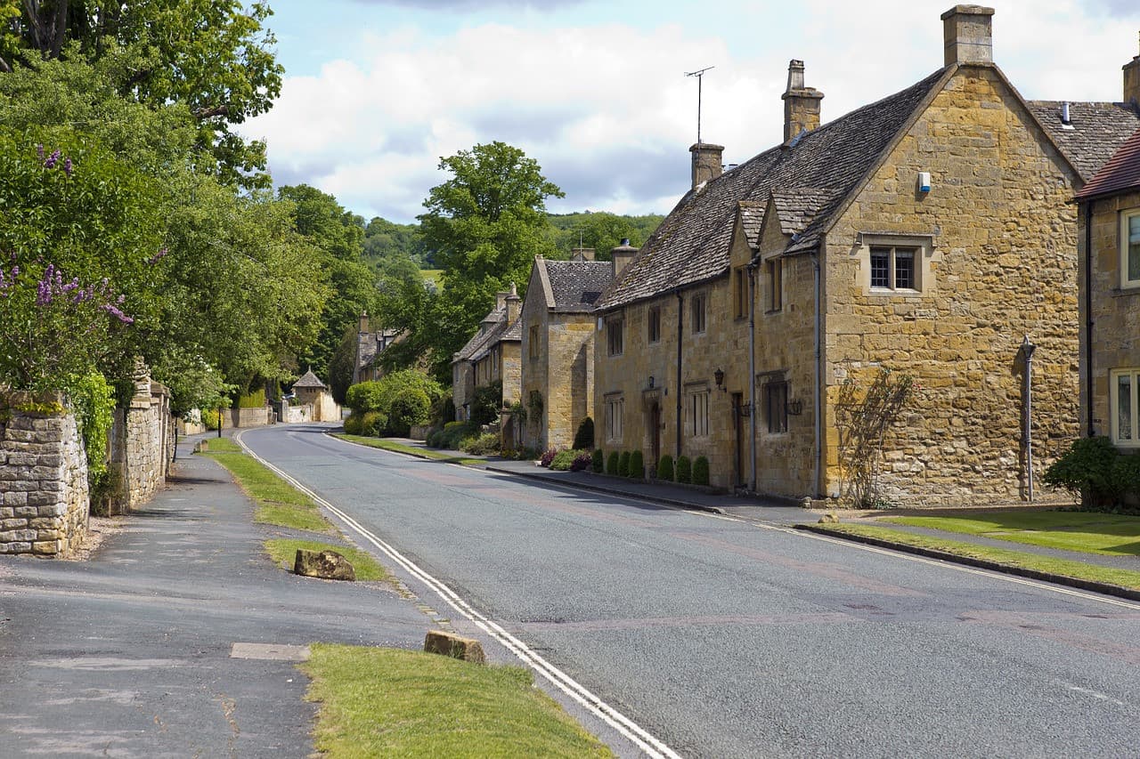 Cotswolds Village Tour with Lunch - image 4