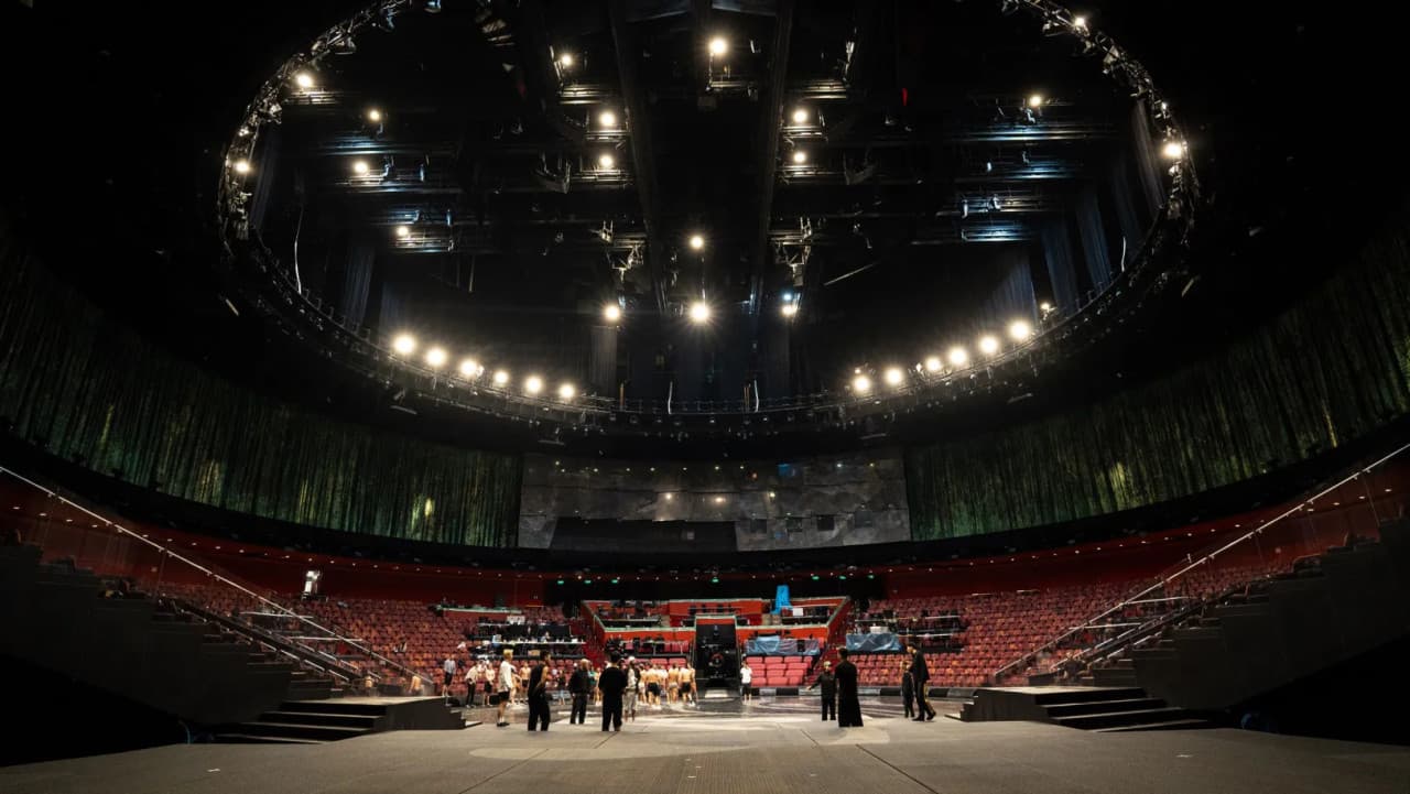House of Dancing Water Backstage Tour in Macau - image 2