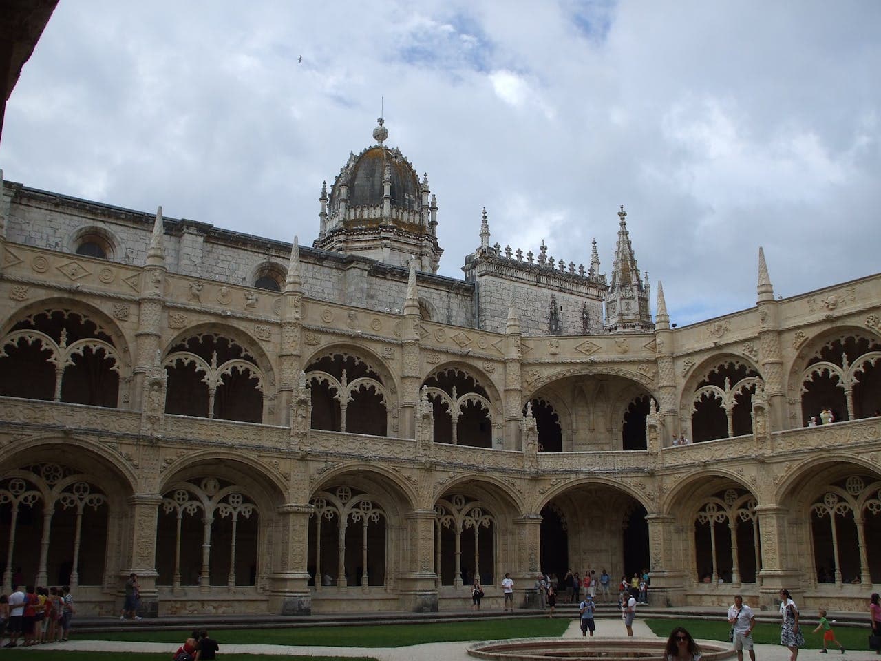Entrada al Monasterio de los Jerónimos - imagen 2