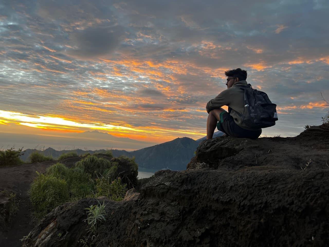 Mount Batur Sunrise Hike and Tibumana Waterfall Visit - imagen principal