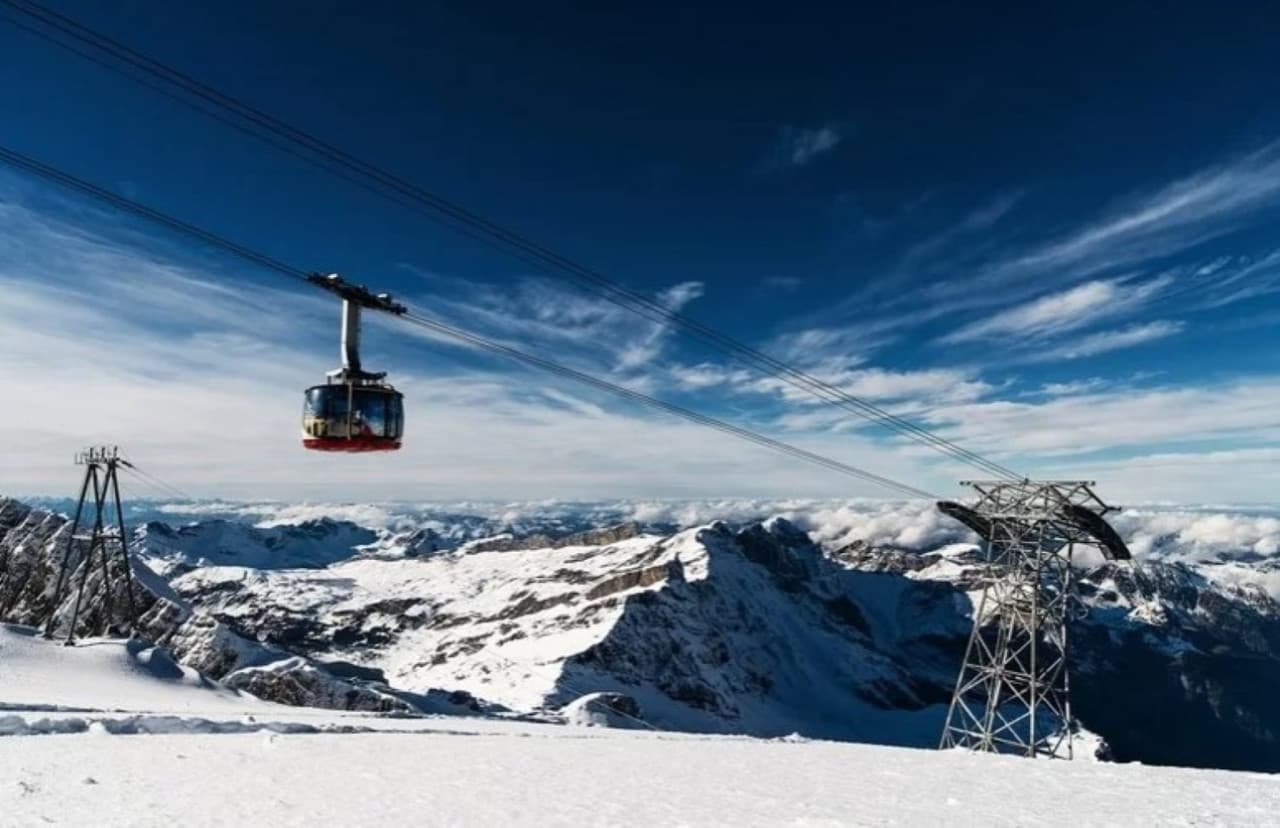 Mount Titlis Snow Experience for First-Time Skiers Tour from Zurich - image 4