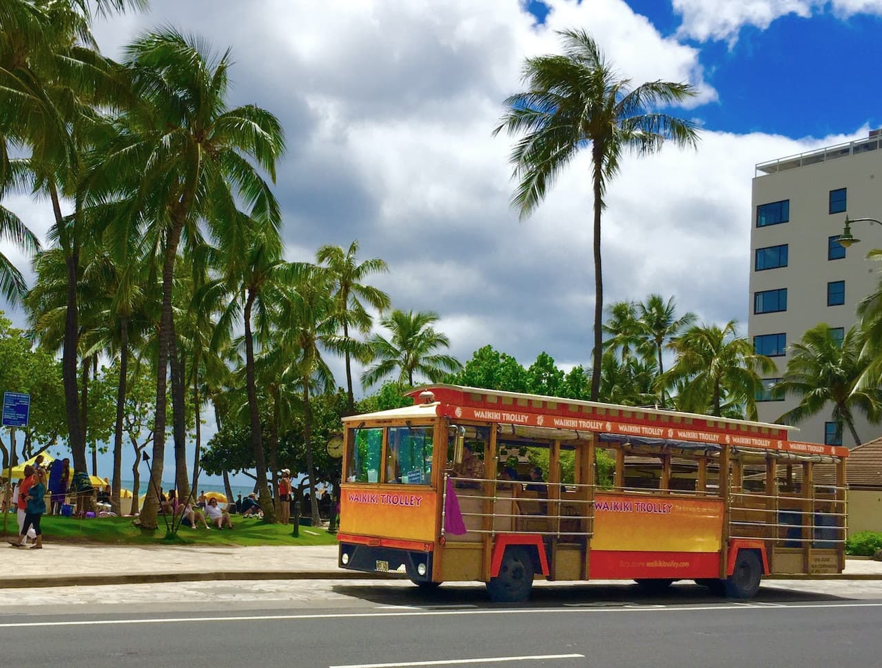 Tour en autobús Hop-on Hop-off Waikiki Trolley - imagen 2