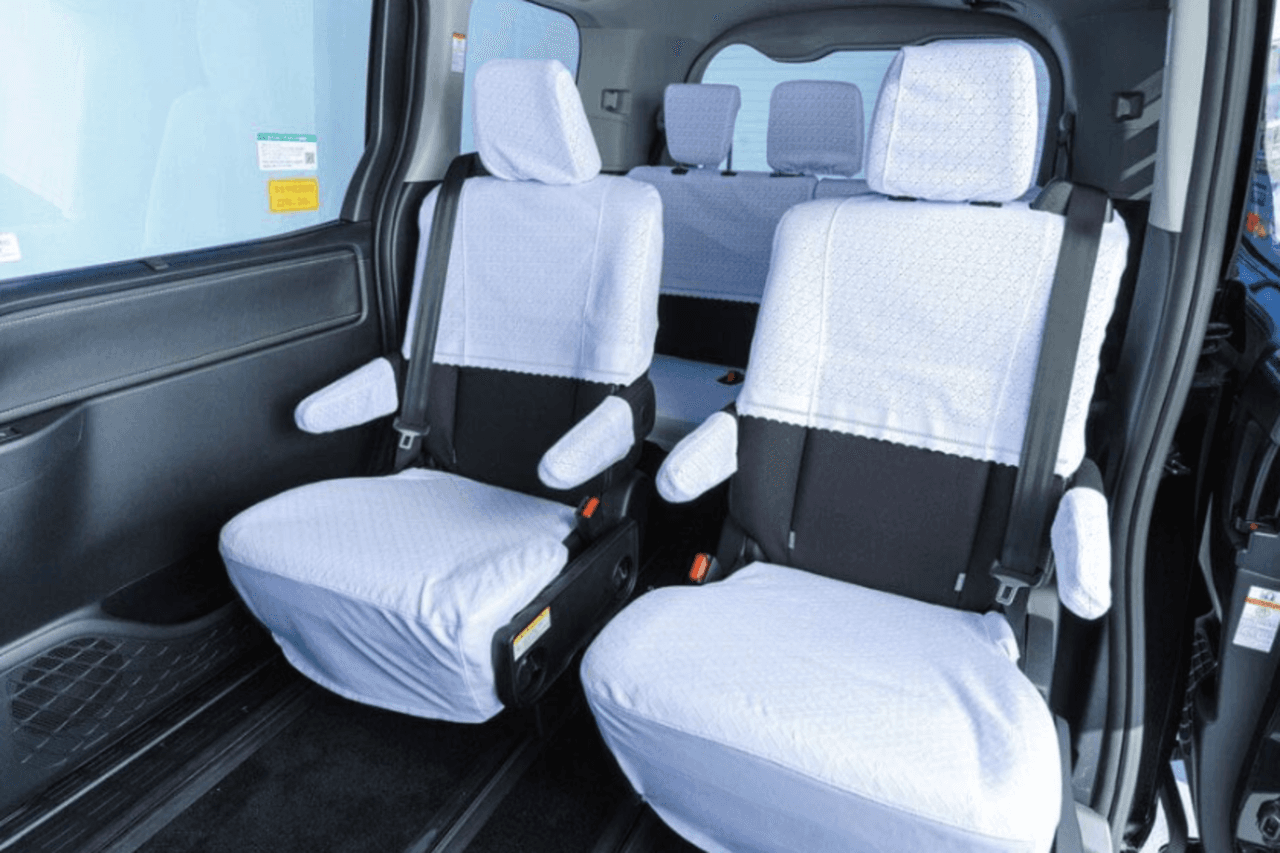 Okinawa Private Airport Transfers between Naha Airport and Naha City Centre - image 2