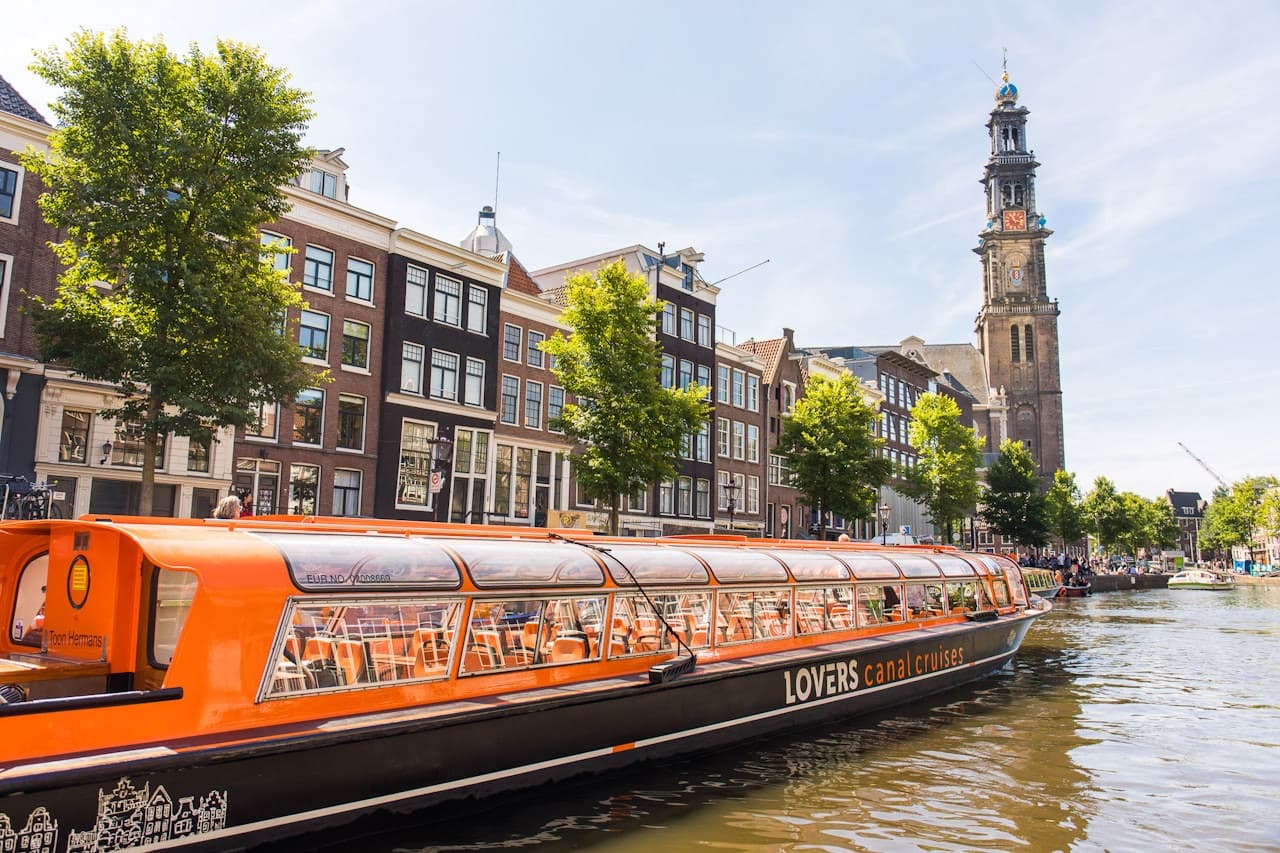 Amsterdam City Centre Canal Cruise Including Audioguide - image 2