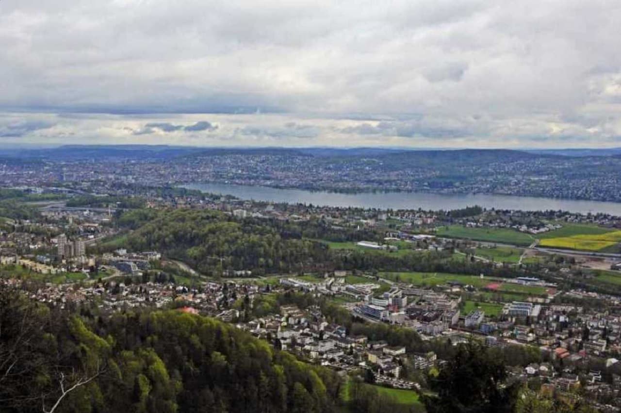Zurich City Tour with Ferry and Felsenegg Cable Car - image 4