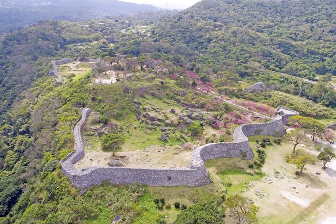 Entrada a las ruinas del castillo Nakijin - imagen 5