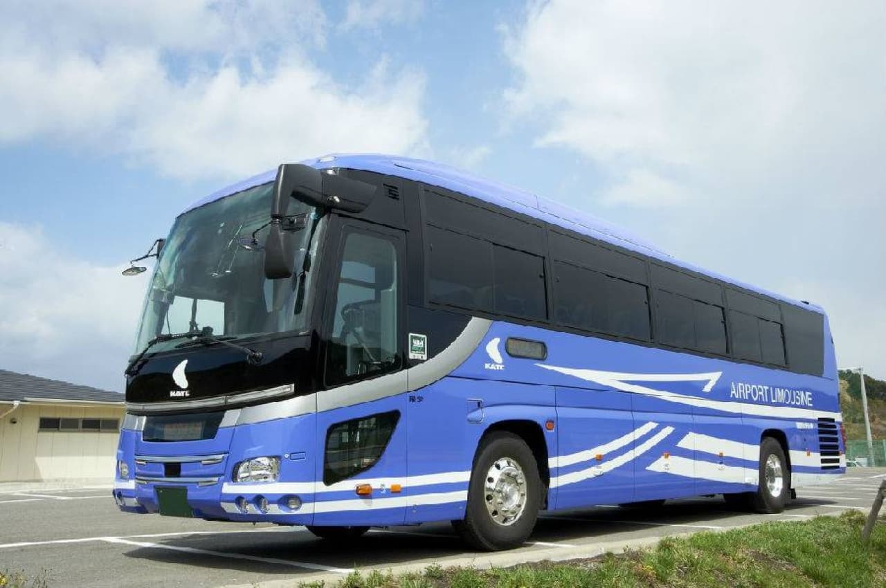 Kansai Limousine Bus - Kansai Airport to/from Namba OCAT/Kyoto/Tempozan/USJ - image 4