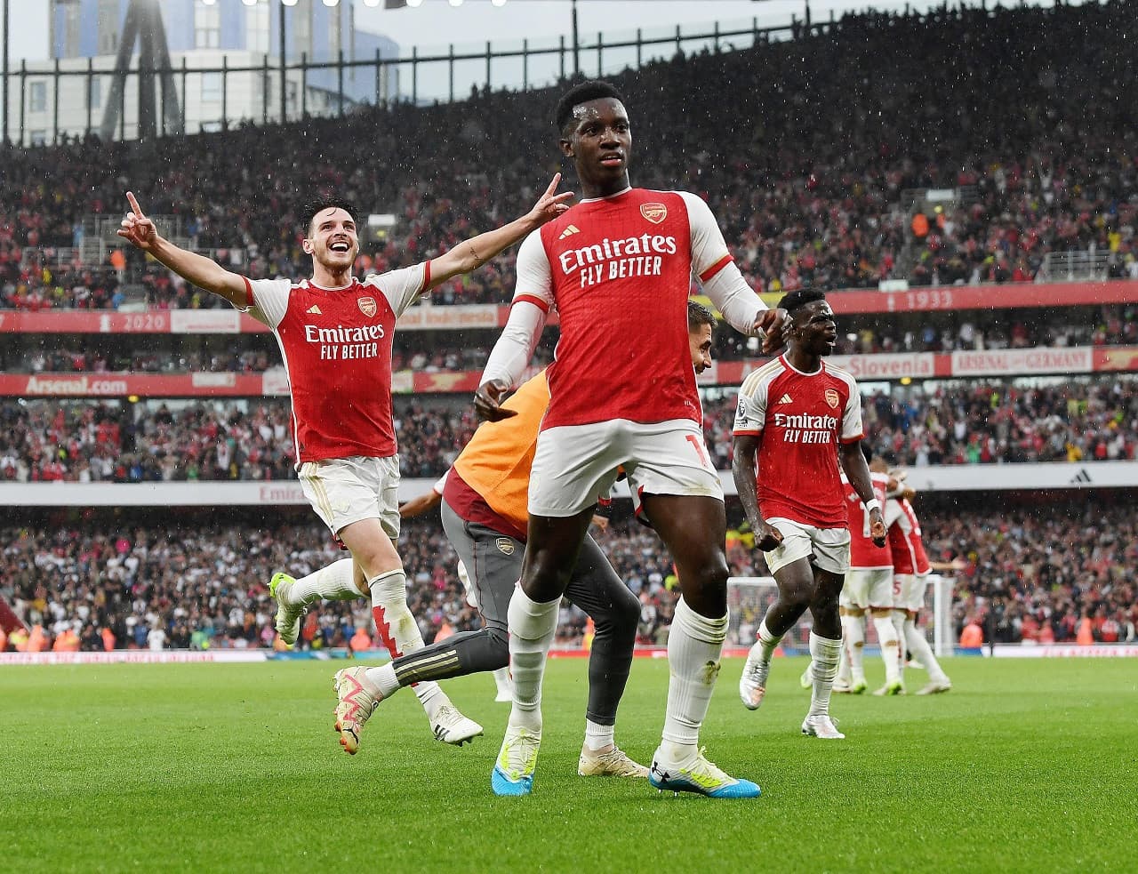 Premier League Football - Arsenal FC Match Ticket at Emirates Stadium - image 8