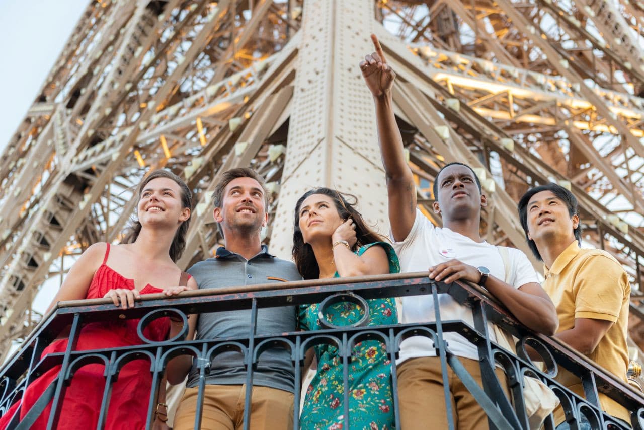 Paris Illuminations Night Bus Tour and Eiffel Tower Reserved Access - image 10