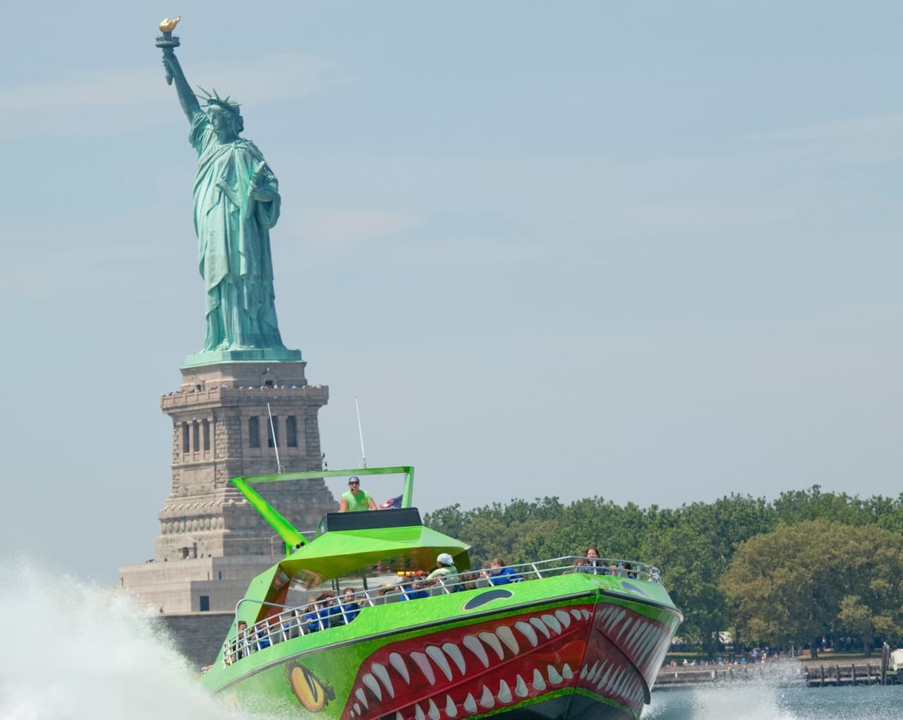 The Beast Speedboat Ride to Statue of Liberty by Circle Line: Reserved Straight-to-Board Ticket - image 11