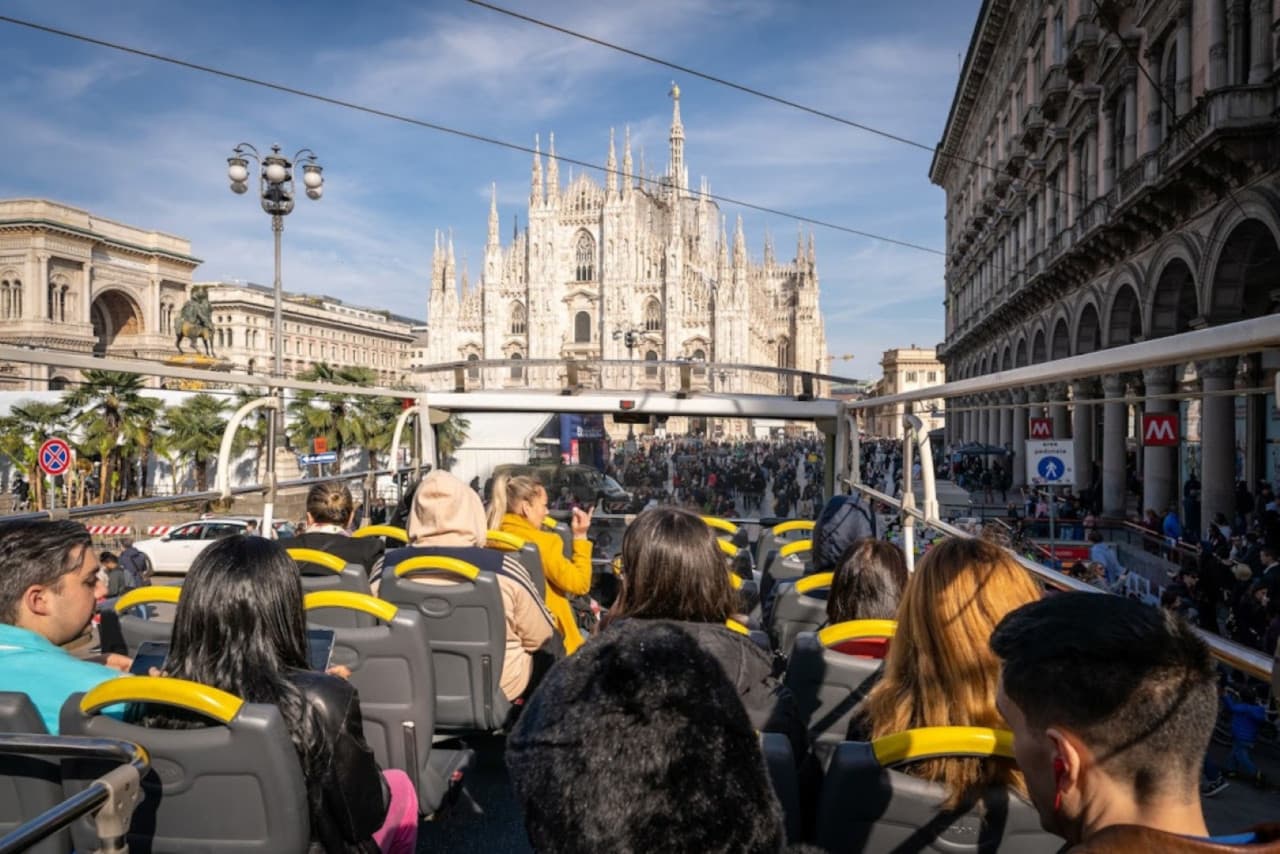 Milan Open Tour Hop-On Hop-Off Bus Tour - image 2