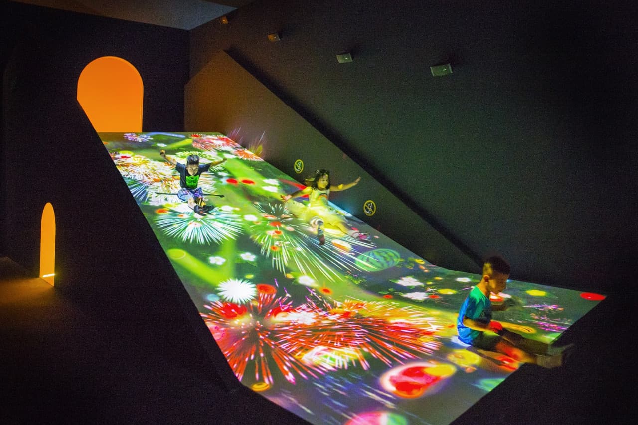 COMBO: Marina Bay Sands SkyPark Observation Deck + ArtScience Museum Tickets - image 5