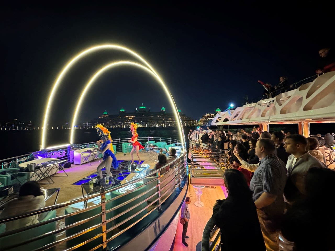 Lotus Royale Mega Yacht - Dinner Cruise - image 6