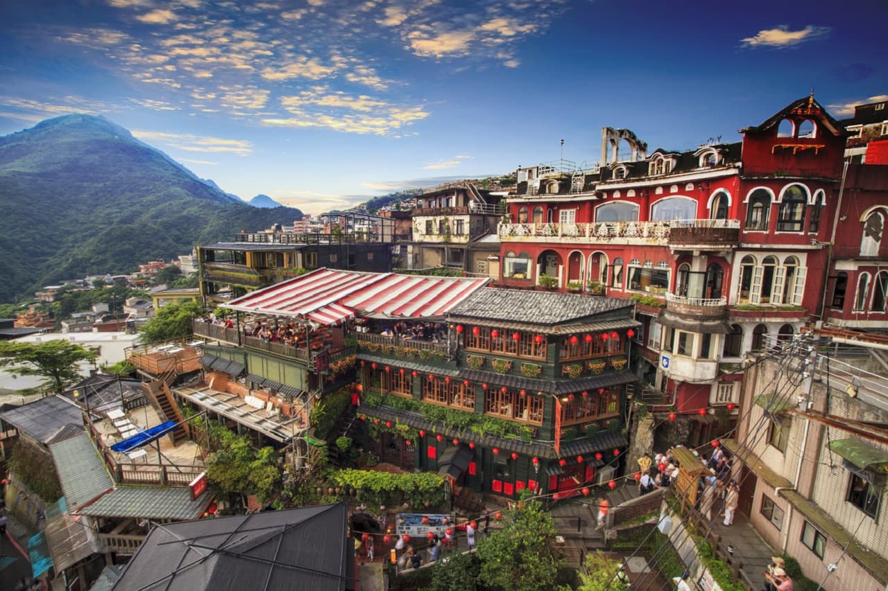 Yehliu, Jiufen, and Shifen Full-Day Tour from Taipei with Taiwanese Pastry Making - main image