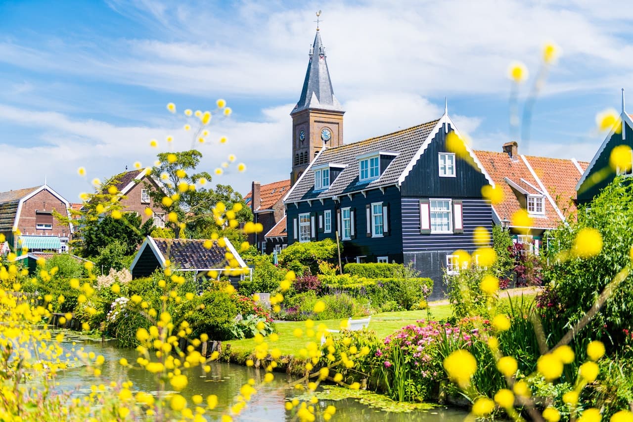 Volendam, Marken, and Windmills Half-Day Tour from Amsterdam - image 2