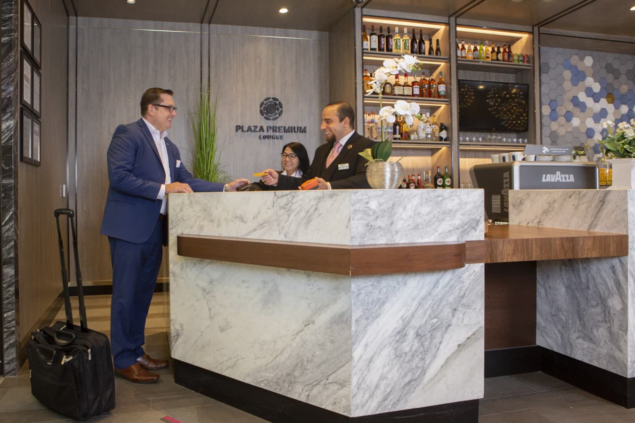 Plaza Premium Lounge - Dallas Fort Worth International Airport Terminal E - image 8