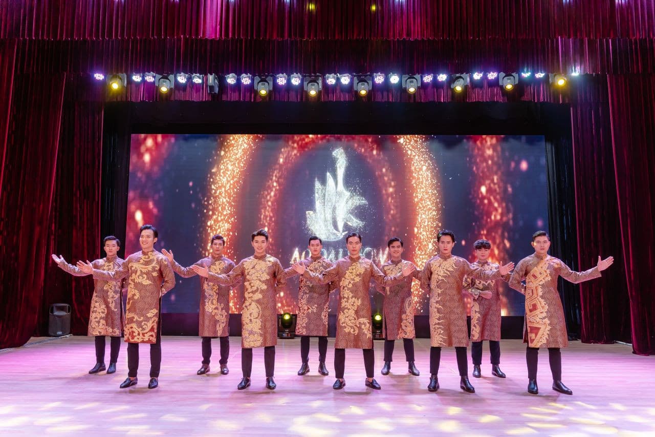 Ao Dai Show in Da Nang - image 10