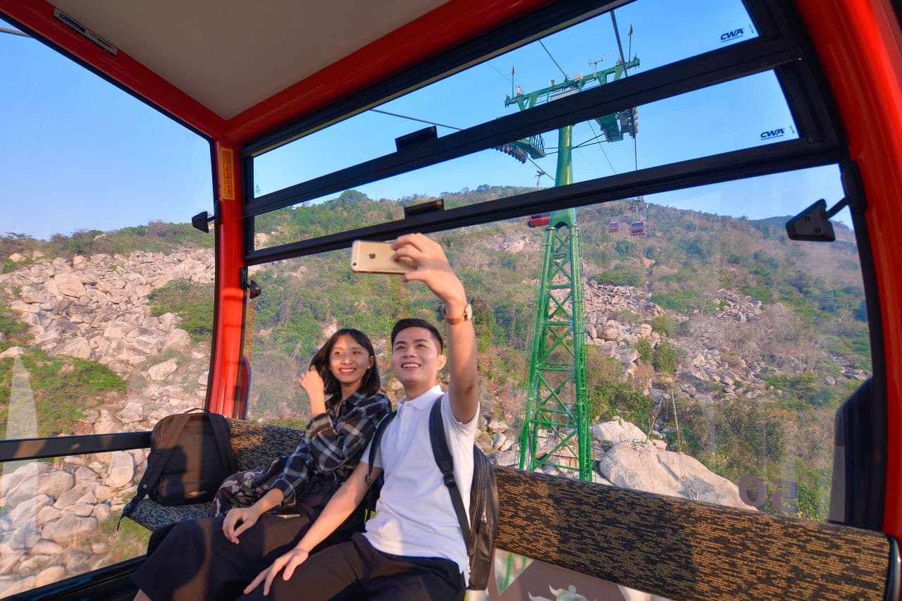 Sun World Ba Den Mountain Cable Car Ticket - image 3