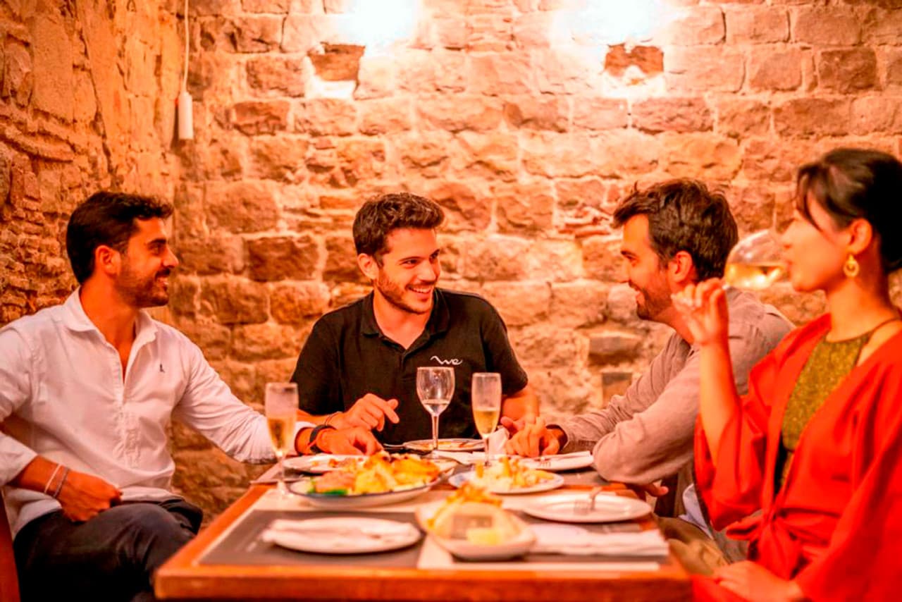 Barcelona Old Town Walking Tour with Flamenco Show and Tapas Dinner - image 11