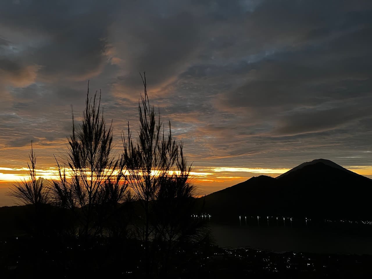 Mount Batur Sunrise Hike and Tibumana Waterfall Visit - imagen 2