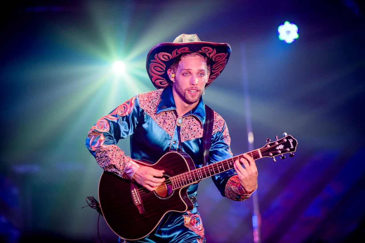 Atomic Saloon Show at The Grand Canal Shoppes - image 3