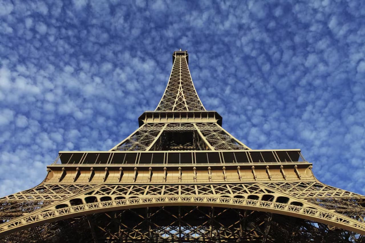Eiffel Tower Reserved Access Tickets with Optional Summit - image 3