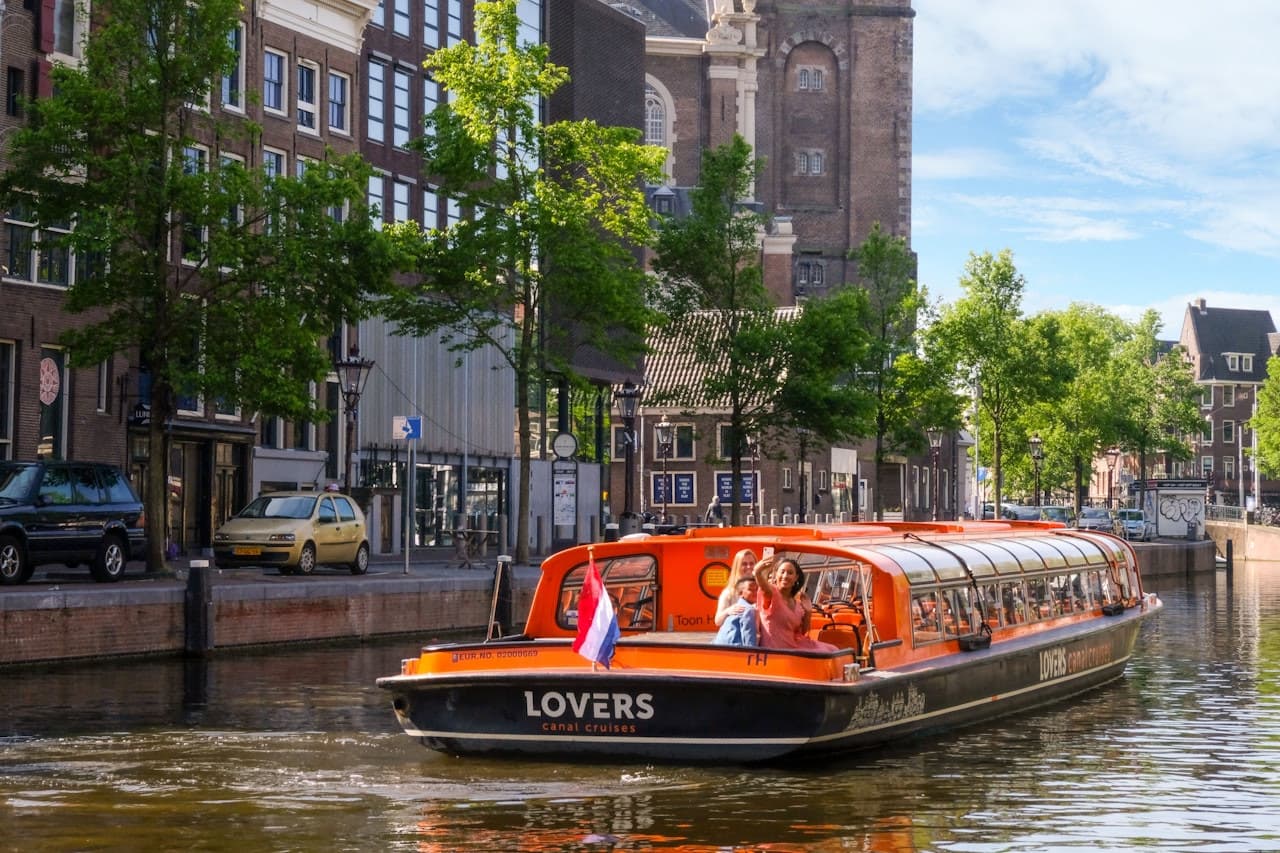 Amsterdam City Centre Canal Cruise Including Audioguide - main image