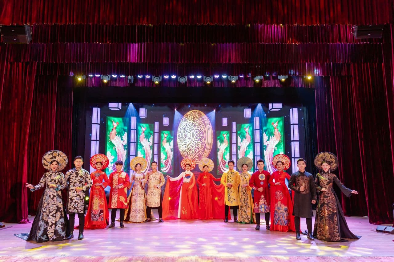 Ao Dai Show in Da Nang - image 12