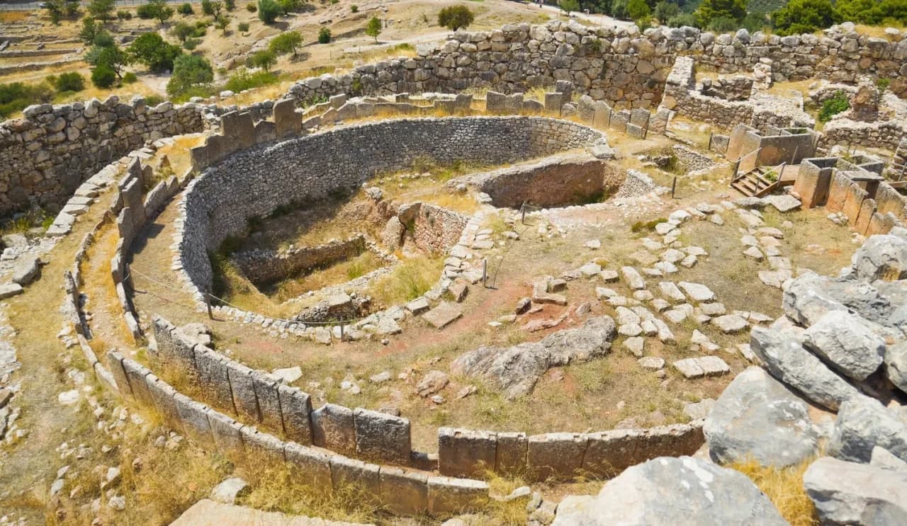 Mycenae Archaeological Site and Museum - image 6