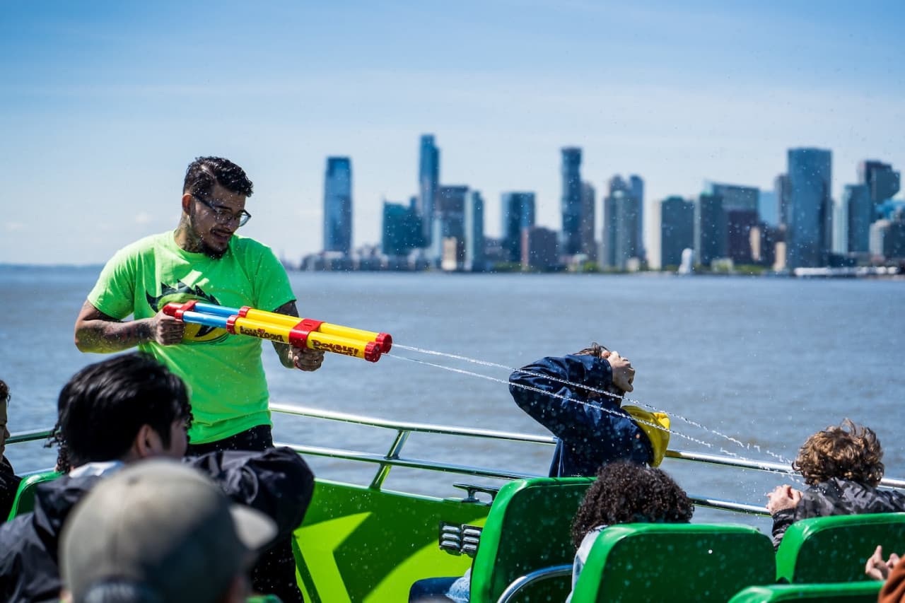 The Beast Speedboat Ride to Statue of Liberty by Circle Line: Reserved Straight-to-Board Ticket - image 9