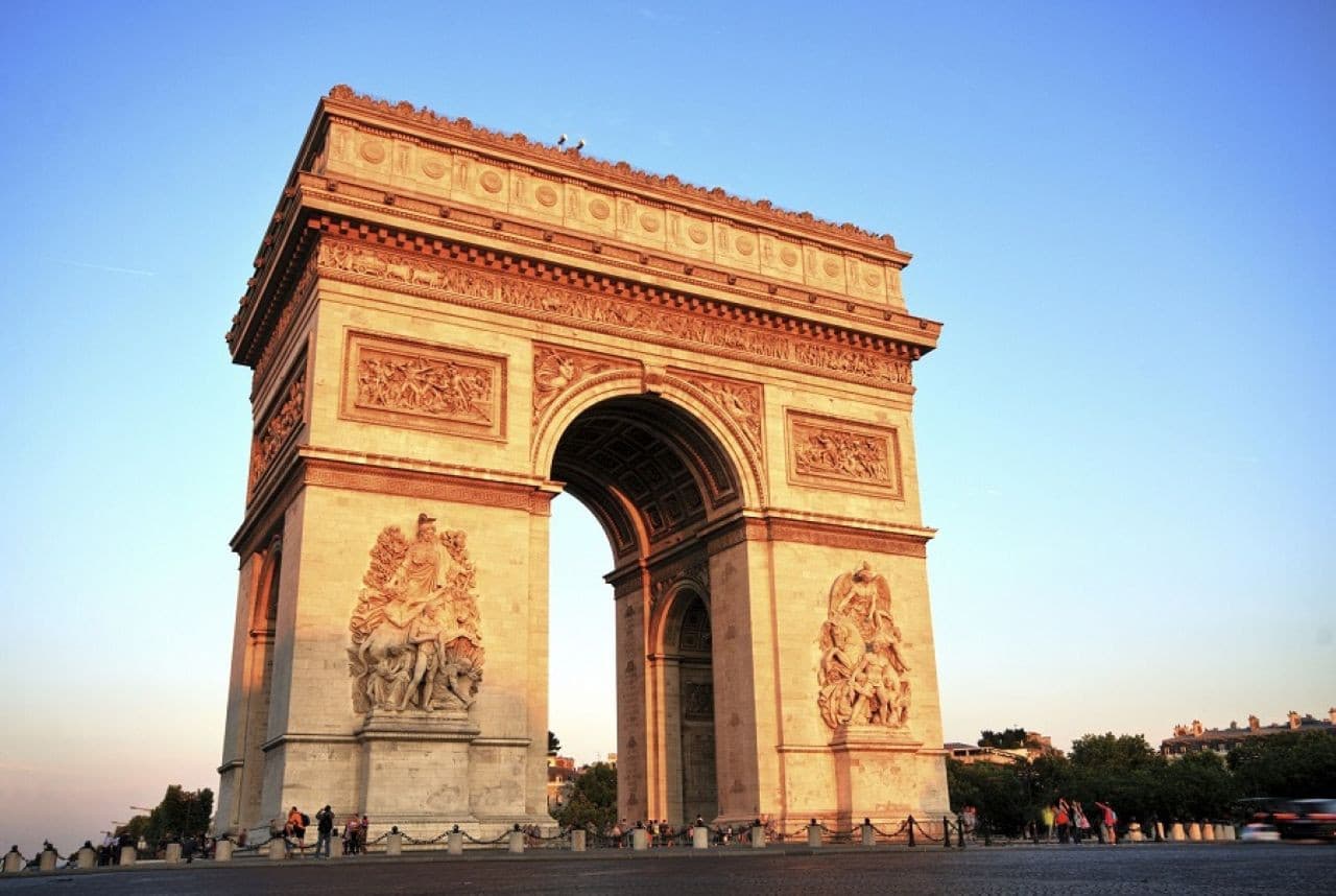 Paris Open-Top Bus Tour and Eiffel Tower Reserved Access - image 5
