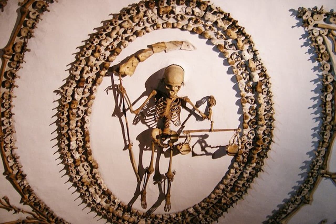 Capuchin Crypt: Guided Tour - image 4