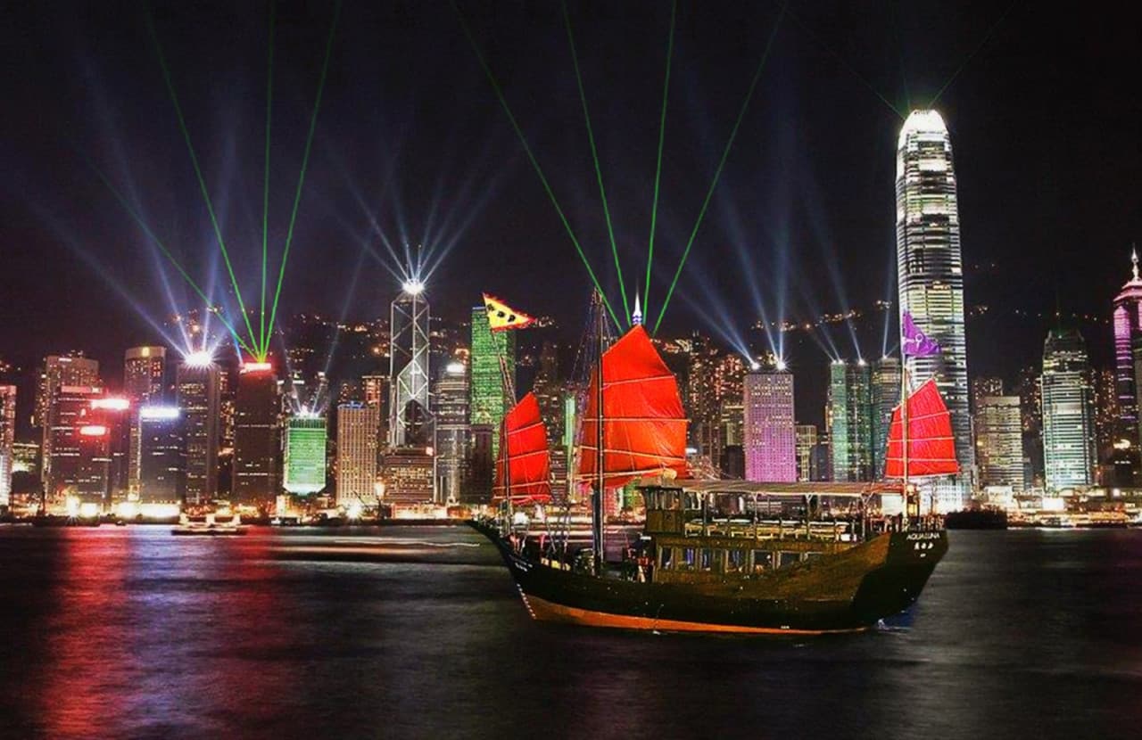 Aqualuna Victoria Harbour Cruise Ticket - image 3