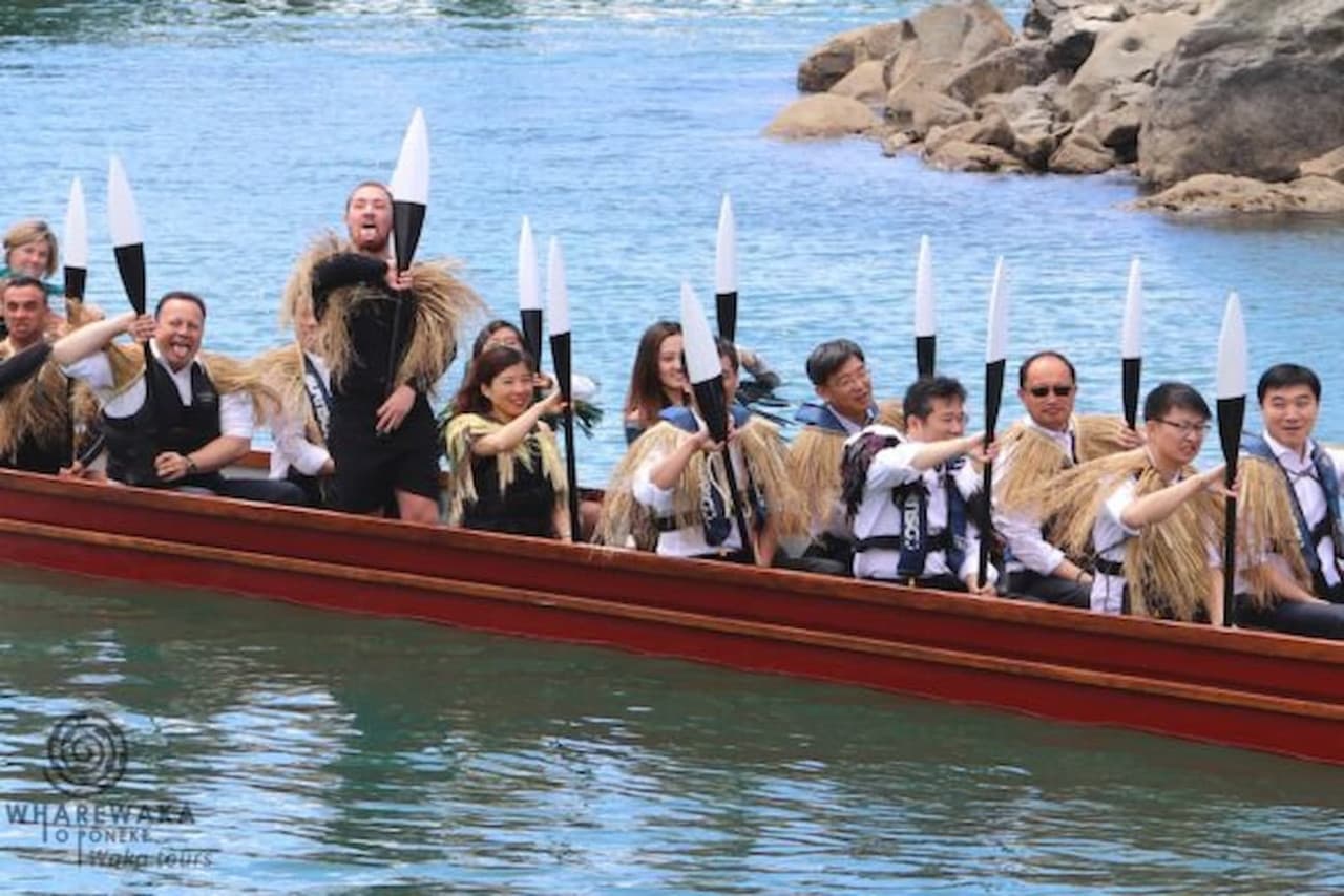 Guided Waka Tour - image 2
