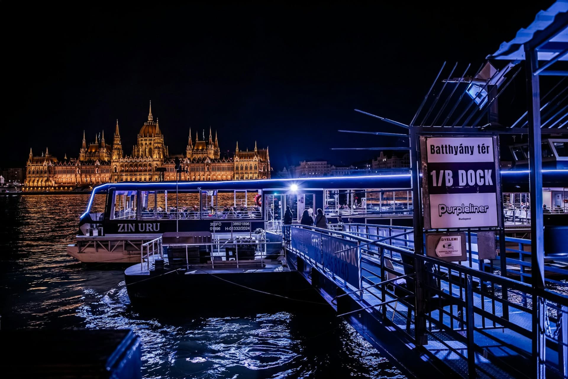 Budapest Parliament Panorama Sightseeing Cruise from Buda - image 8