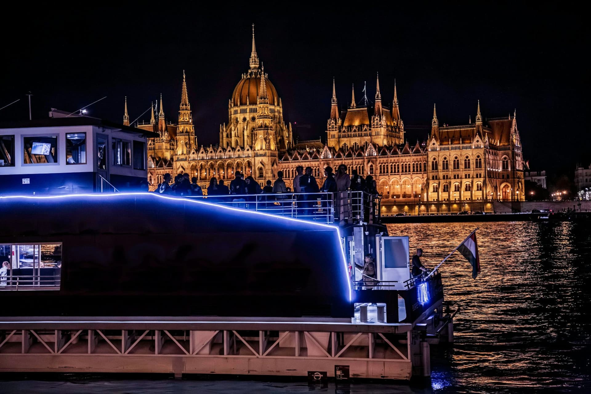 Budapest Parliament Panorama Sightseeing Cruise from Buda - image 7