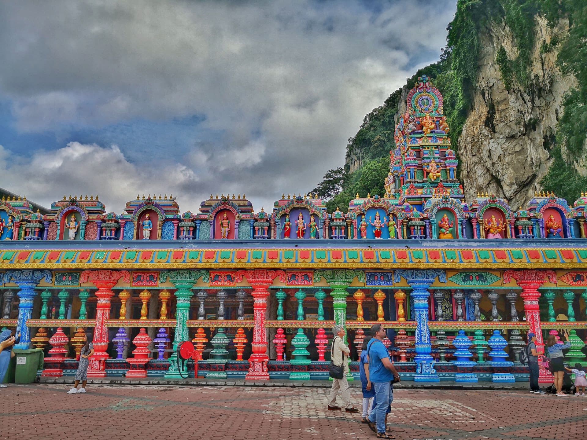 Batu Caves and Kuala Lumpur Countryside Tour - image 3
