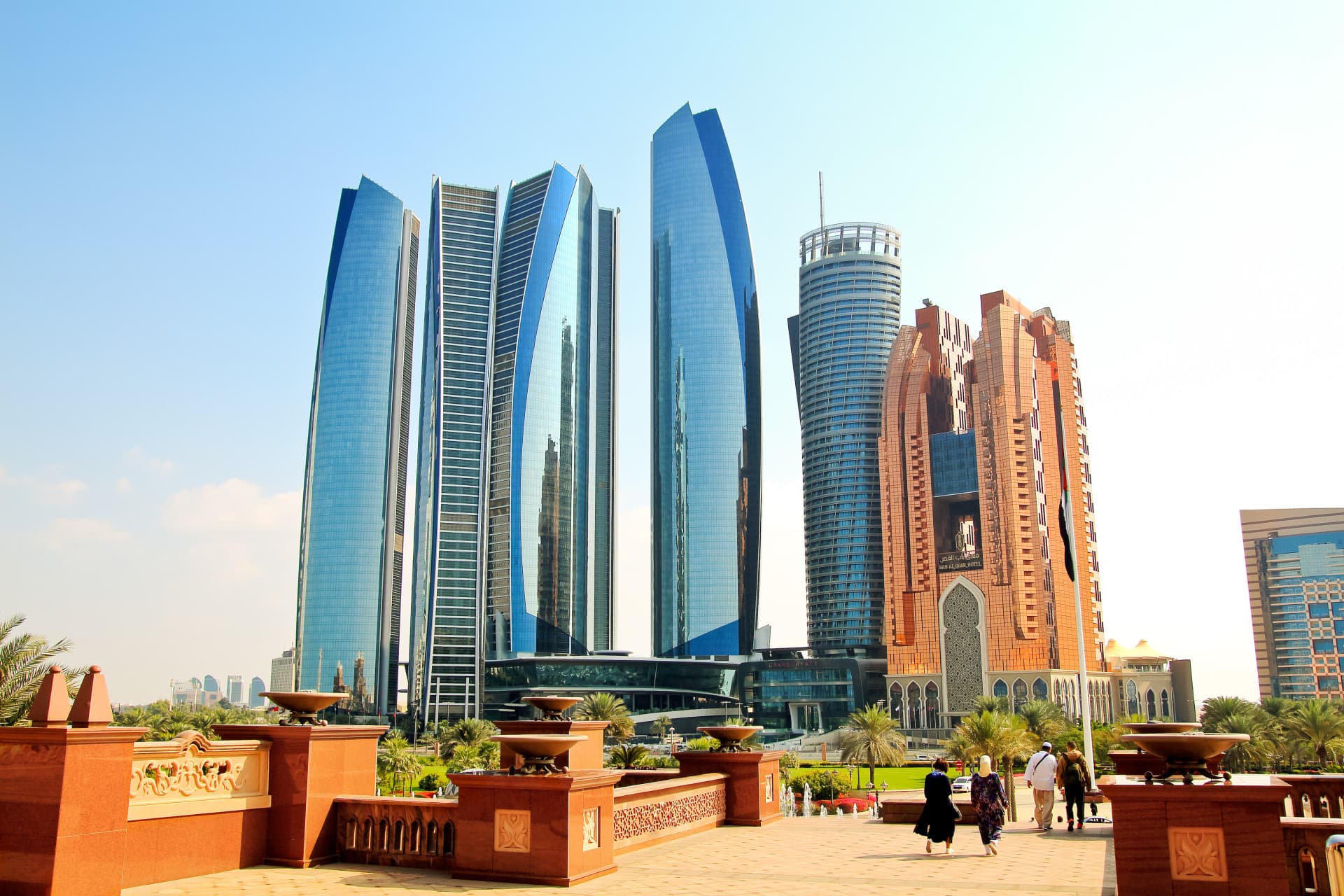 Abu Dhabi Premium City Tour from Dubai: Sheikh Zayed Mosque, Etihad Towers, Qasr Al Watan - image 4