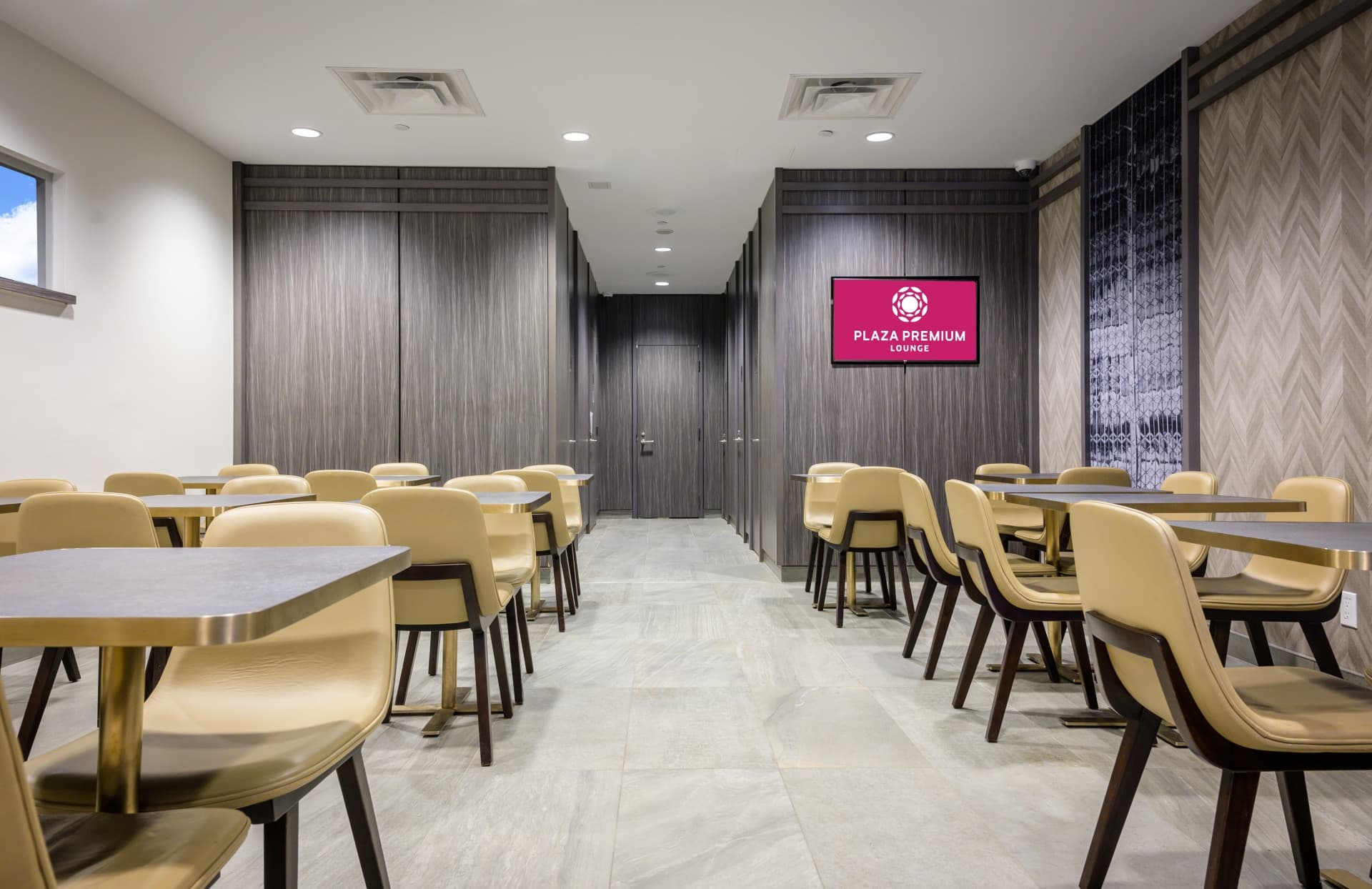 Plaza Premium Lounge - Toronto Pearson International Airport Terminal 1 - image 2