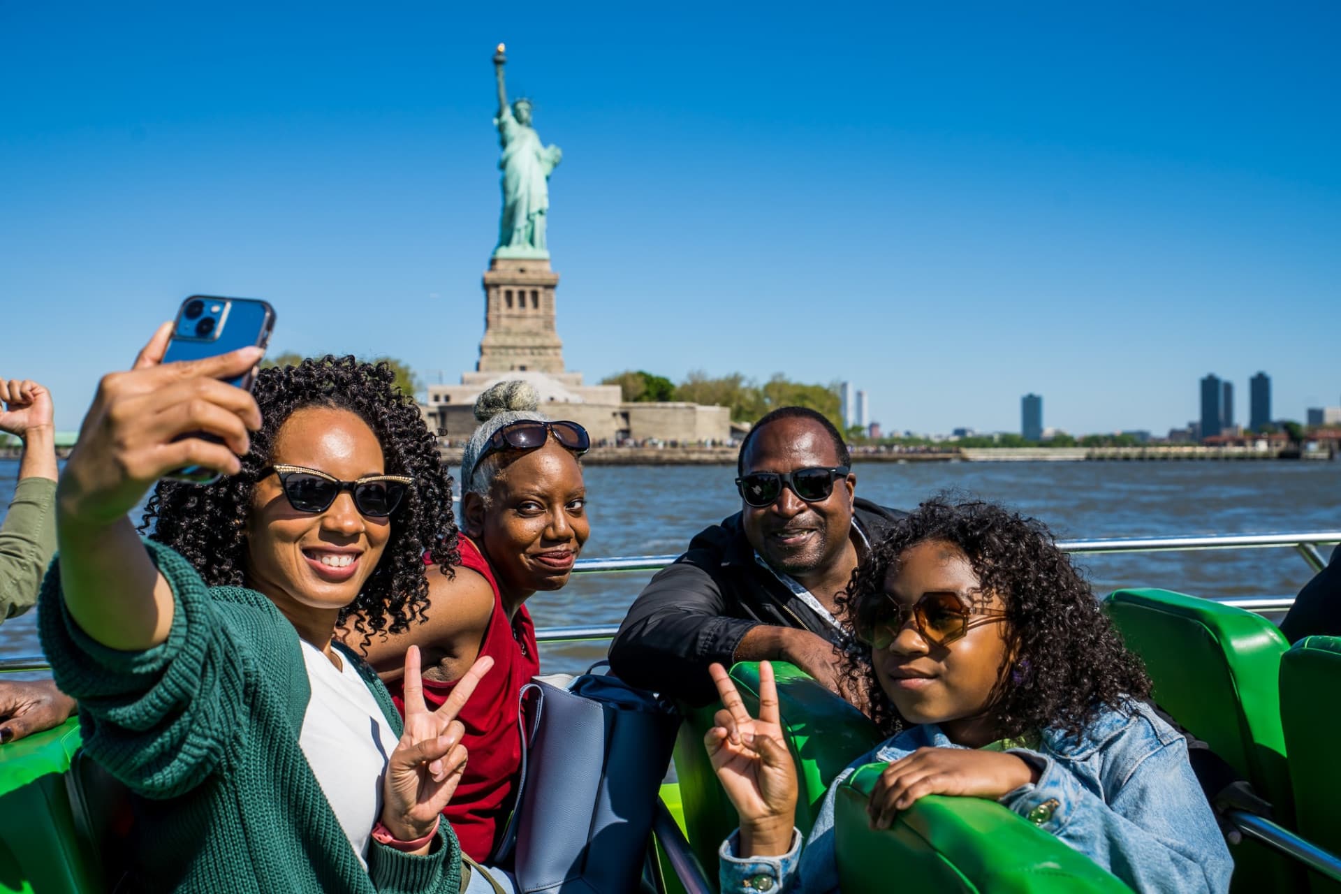 The Beast Downtown Speedboat to Statue of Liberty by Circle Line: Reserved Straight-to-Board Ticket - image 2