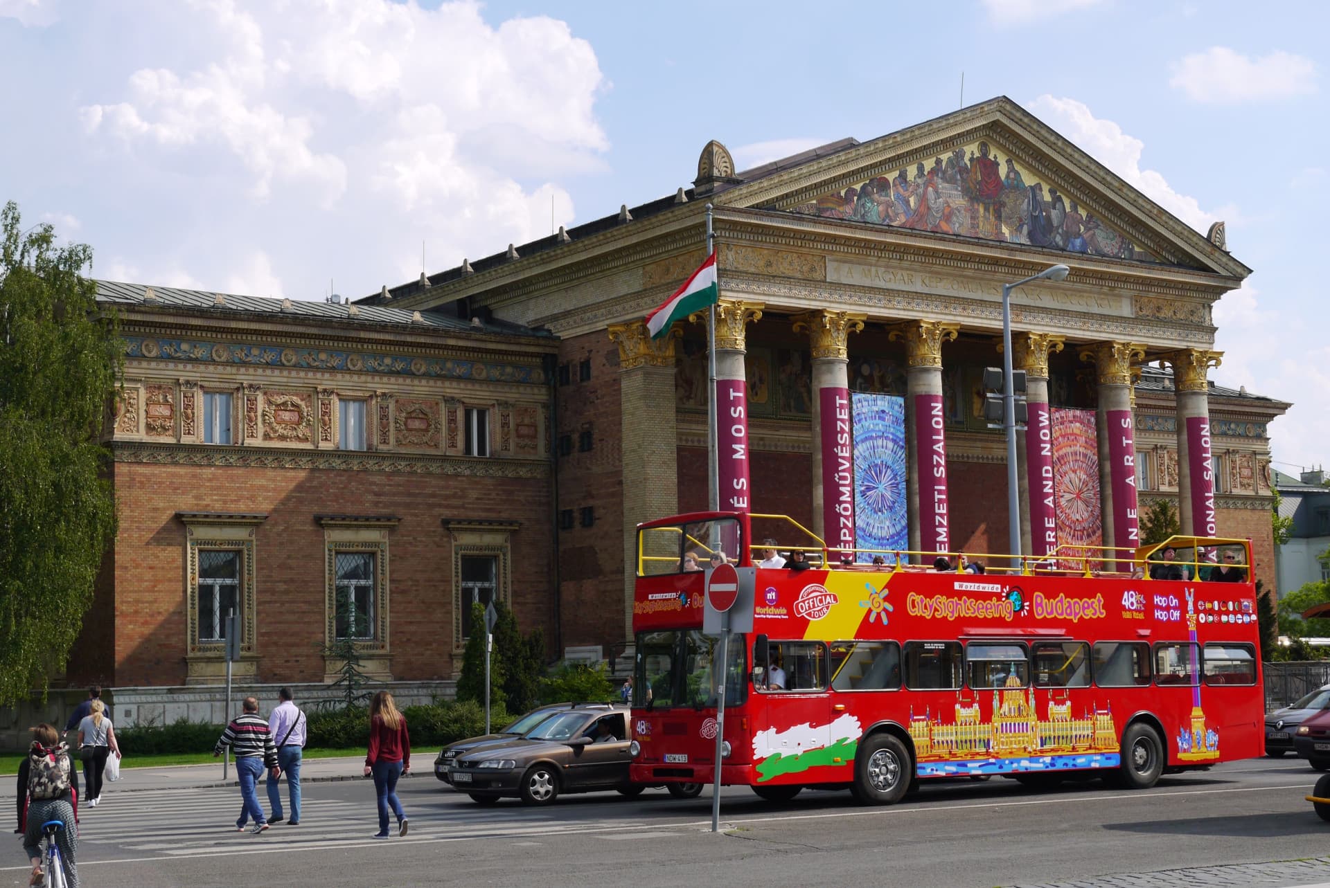 City Sightseeing Budapest Hop-on Hop-off Bus Tour - image 3