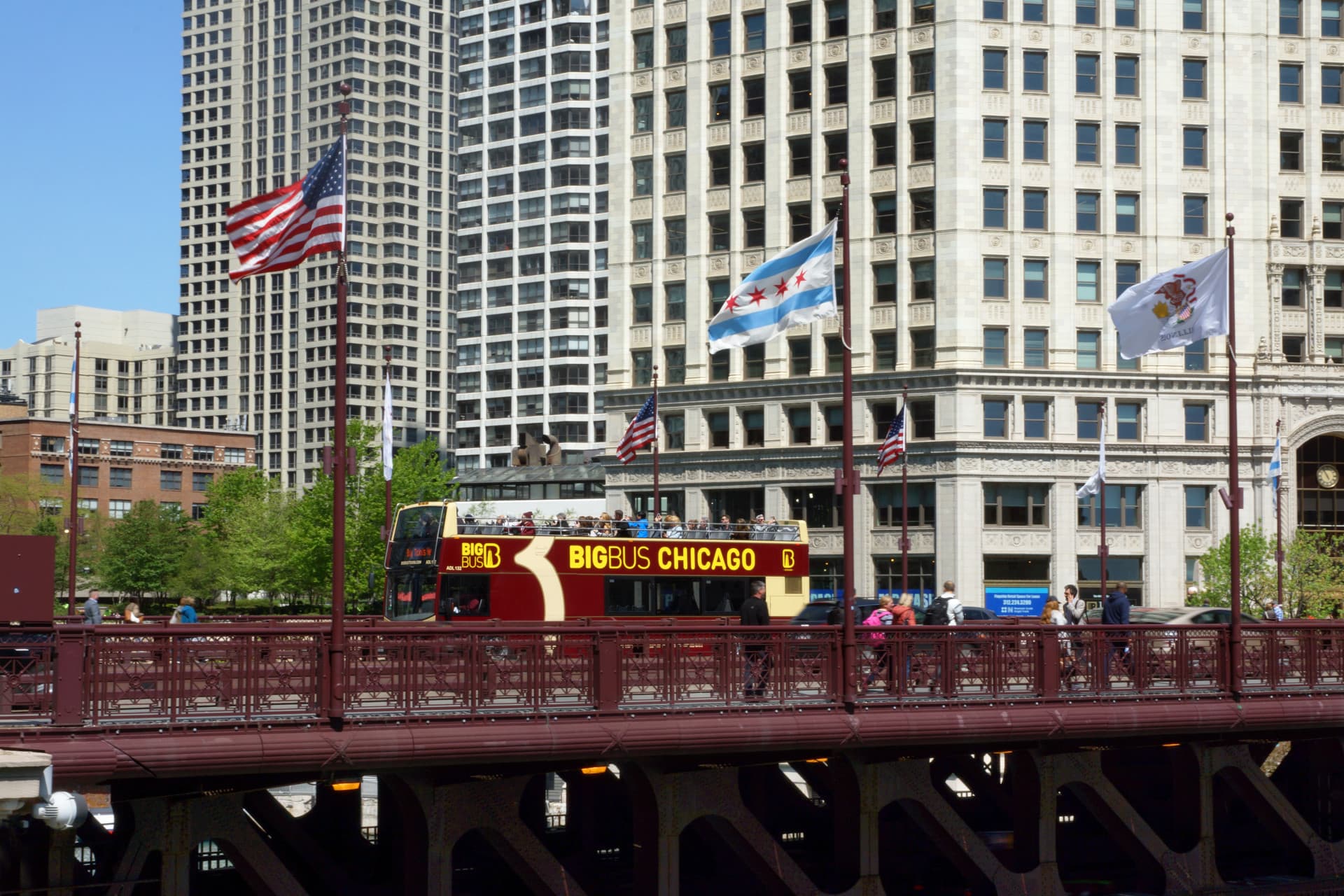 Big Bus Chicago Hop-on Hop-off Bus Tour - image 2