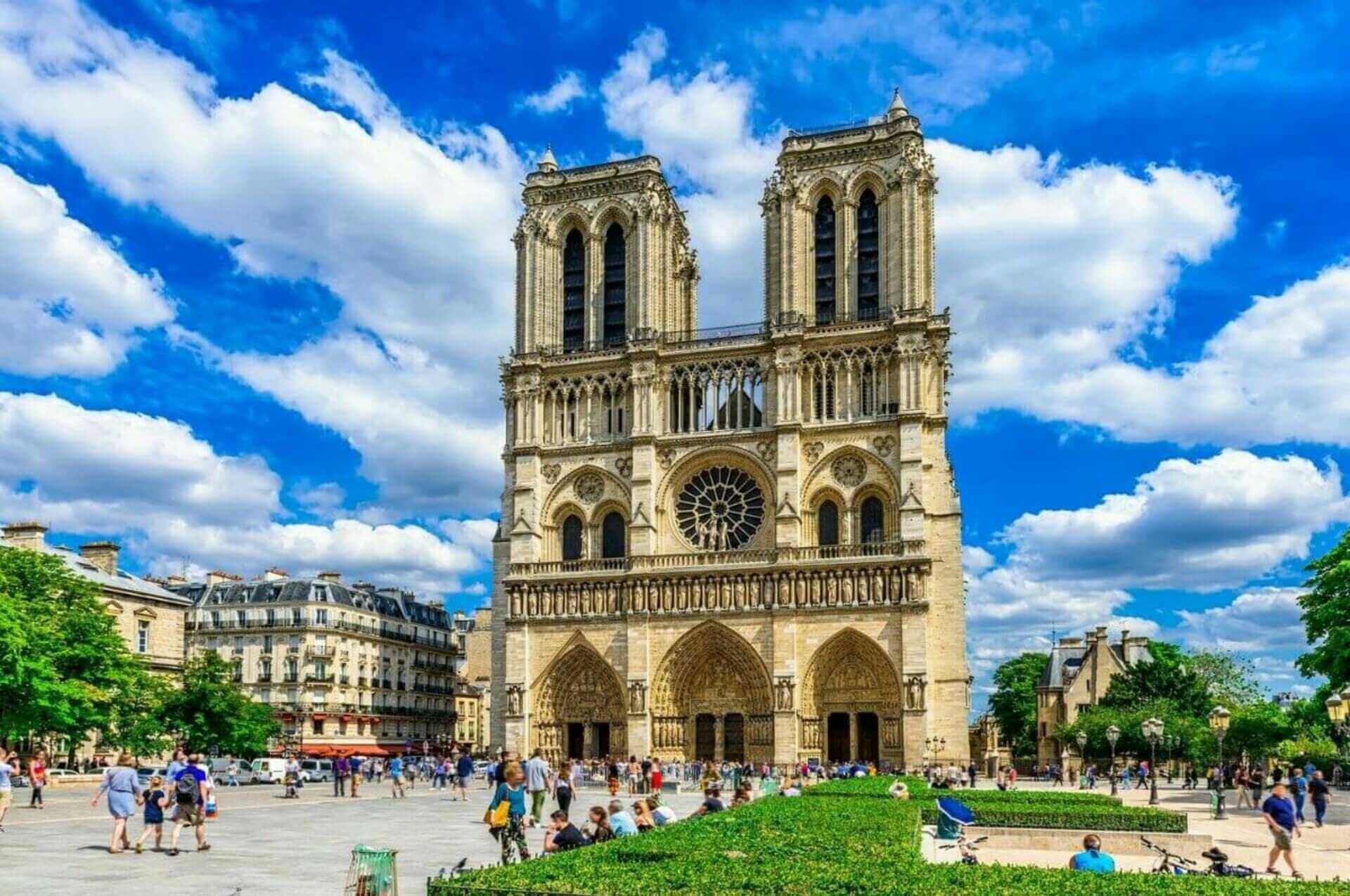 Paris Self-Guided Audio Tour: Eiffel Tower, Notre Dame Cathedral, Louvre Museum - image 3