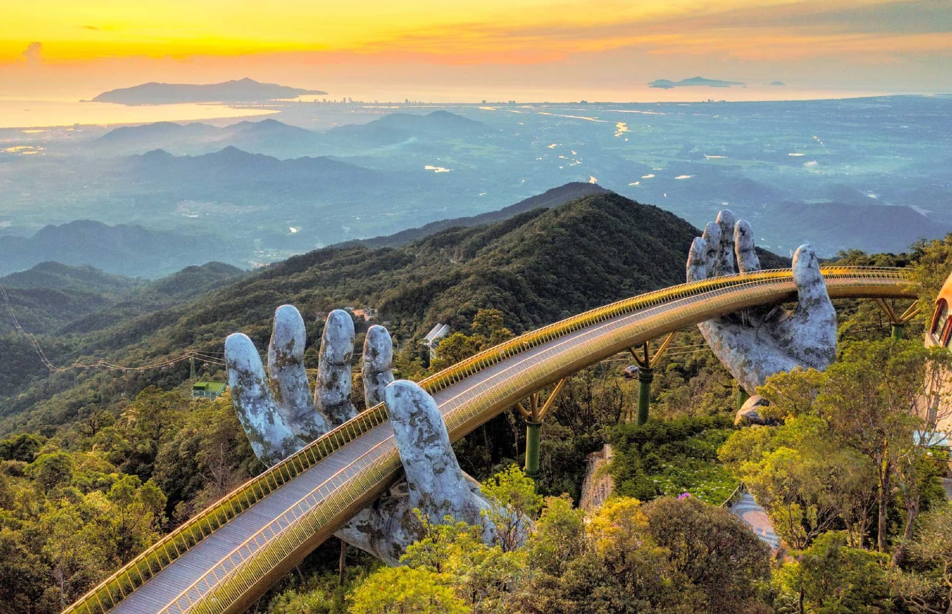 Ba Na Hills and Golden Bridge Full-Day Private Tour from Da Nang with Korean-speaking Guide - main image