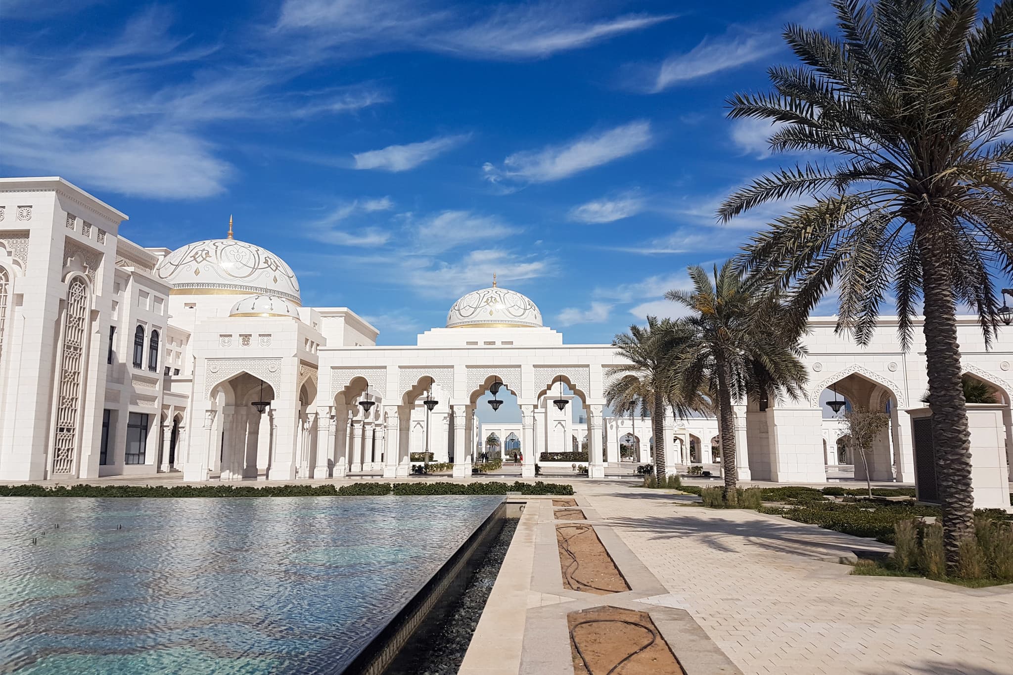 Abu Dhabi Premium City Tour from Dubai: Sheikh Zayed Mosque, Etihad Towers, Qasr Al Watan - image 3