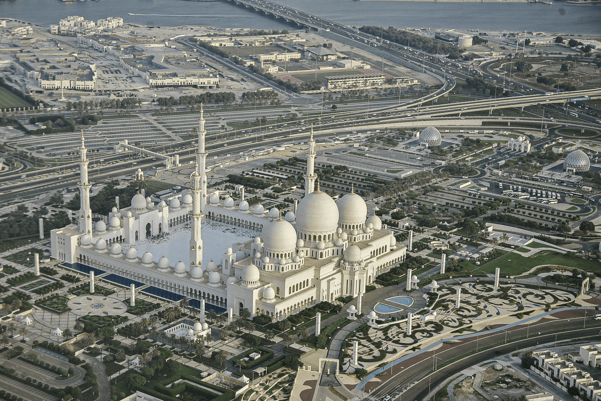 Abu Dhabi Helicopter Tour - image 13